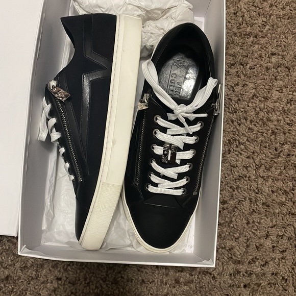 A pair of Versace shoes size 9 main image 2